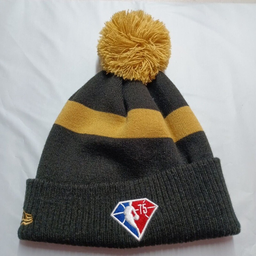 Toronto Raptors Cuffed Pom Knit Hat - Picture 2 of 3
